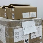 استلام جهاز الإمداد الطبي شحنة جديدة من القوقعات السمعية المخصصة لضعاف السمع 698389774 1652994009948996 7312310943343040548 n